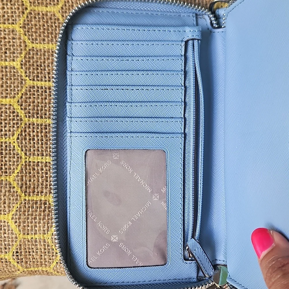 Michael Kors Pale Blue Jet Set Wallet - Picture 7 of 7